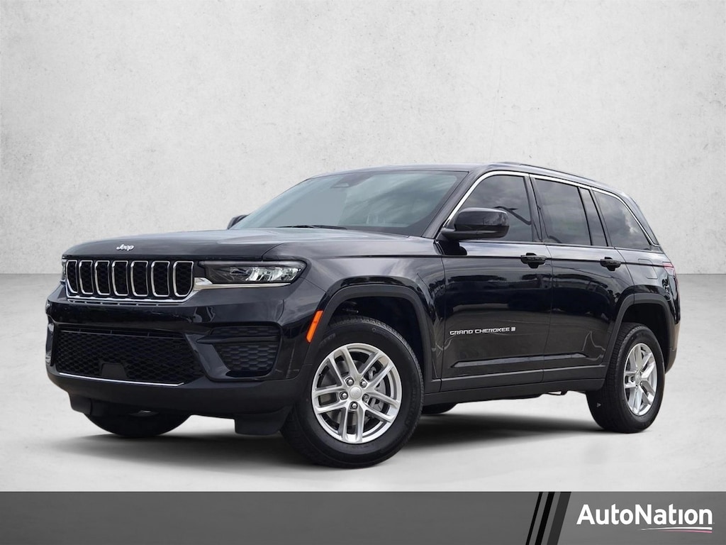 New 2026 Jeep Grand Cherokee Laredo SUV