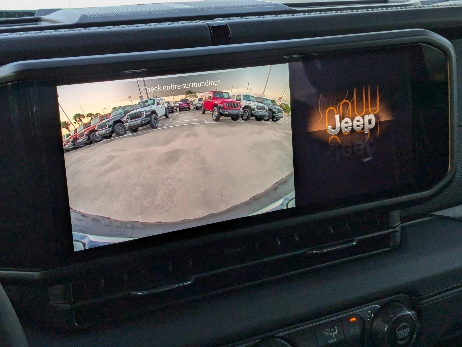 2025 Jeep Wrangler 4-Door Rubicon - Photo 13