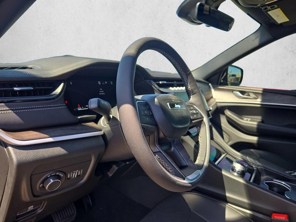 New 2026 Jeep Grand Cherokee Laredo Altitude SUV
