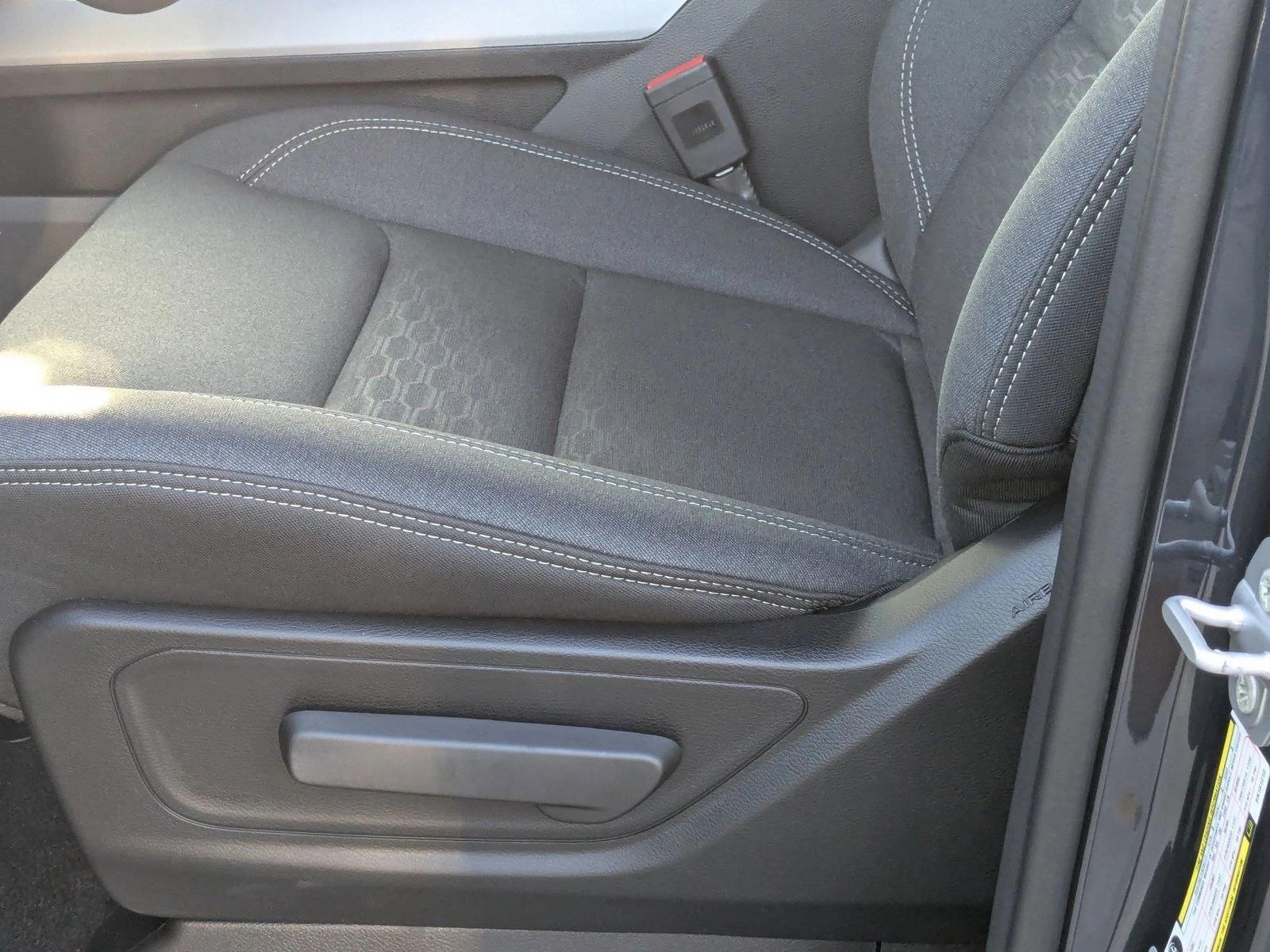 2025 Ram 1500 Big Horn photo 4