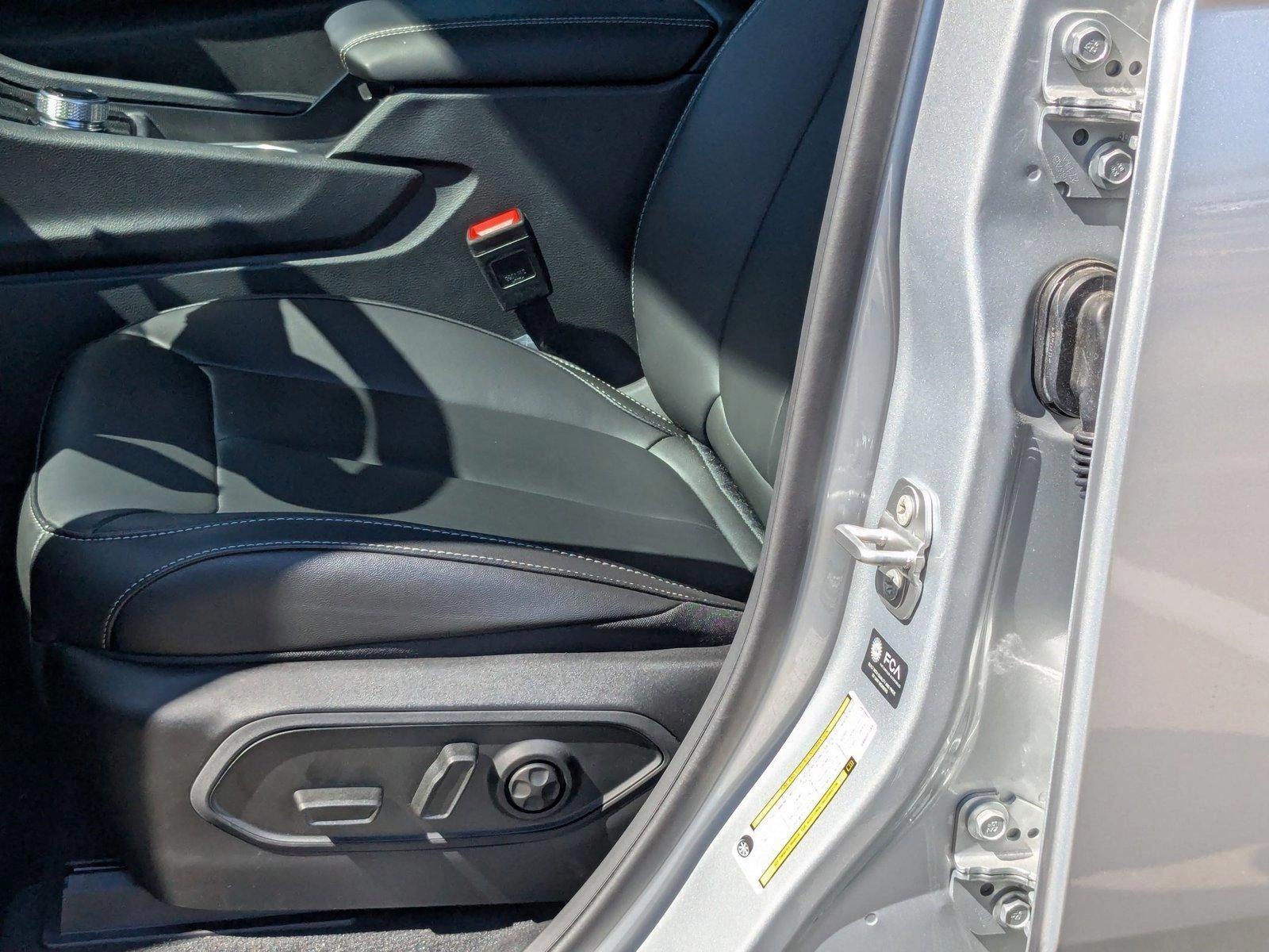 2025 Jeep Grand Cherokee Limited photo 2
