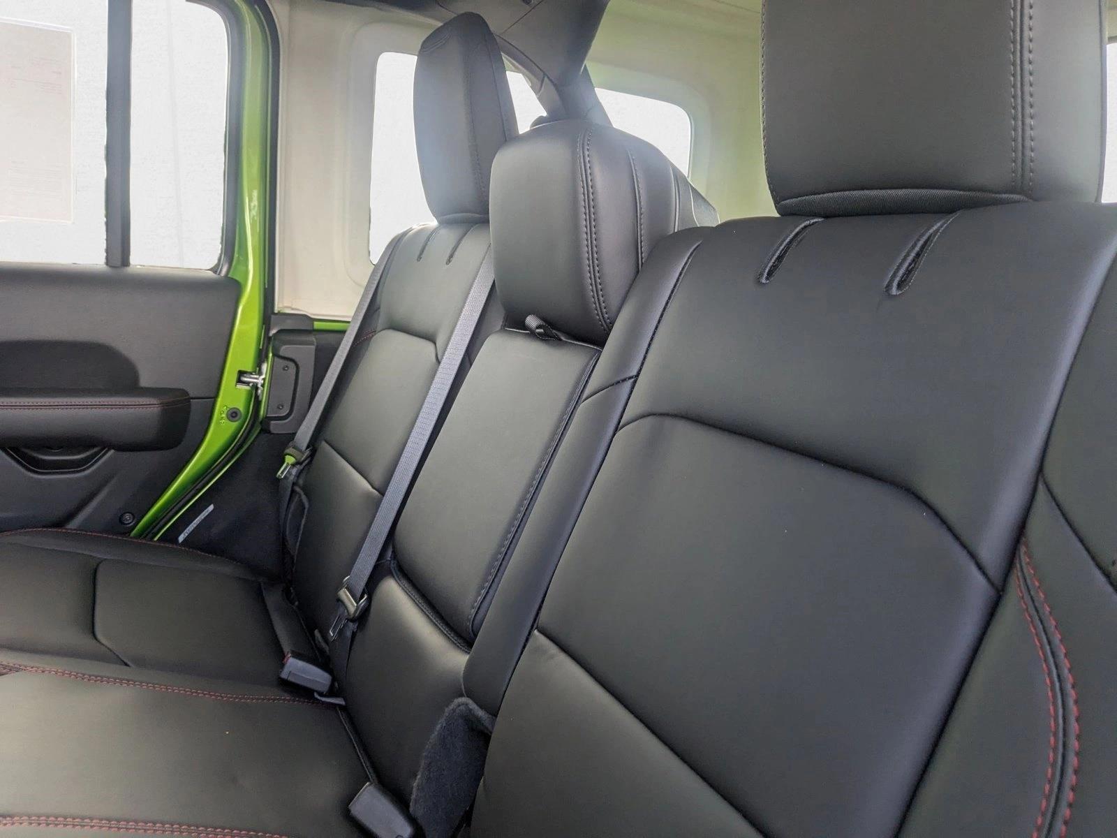 2025 Jeep Wrangler 4-Door Rubicon - Photo 16