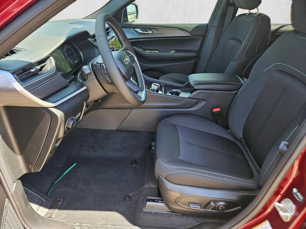 New 2025 Jeep Grand Cherokee Laredo X SUV