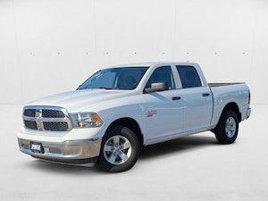 2022 Ram 1500 SLT Crew Cab Pickup