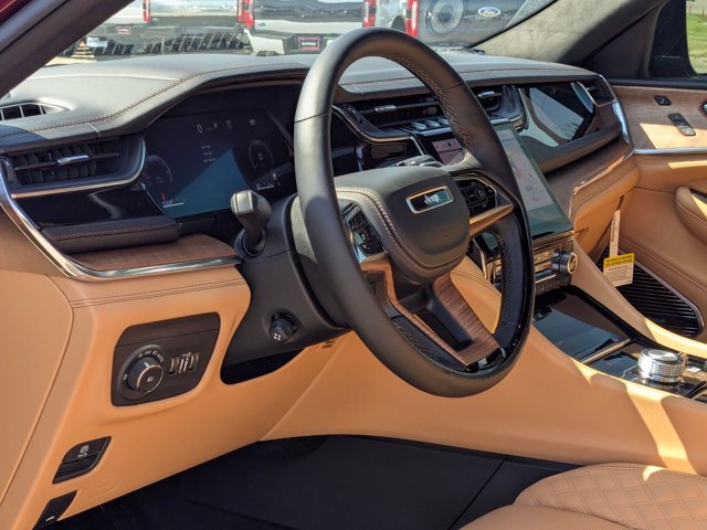 2025 Jeep Grand Cherokee L Summit Reserve photo 4