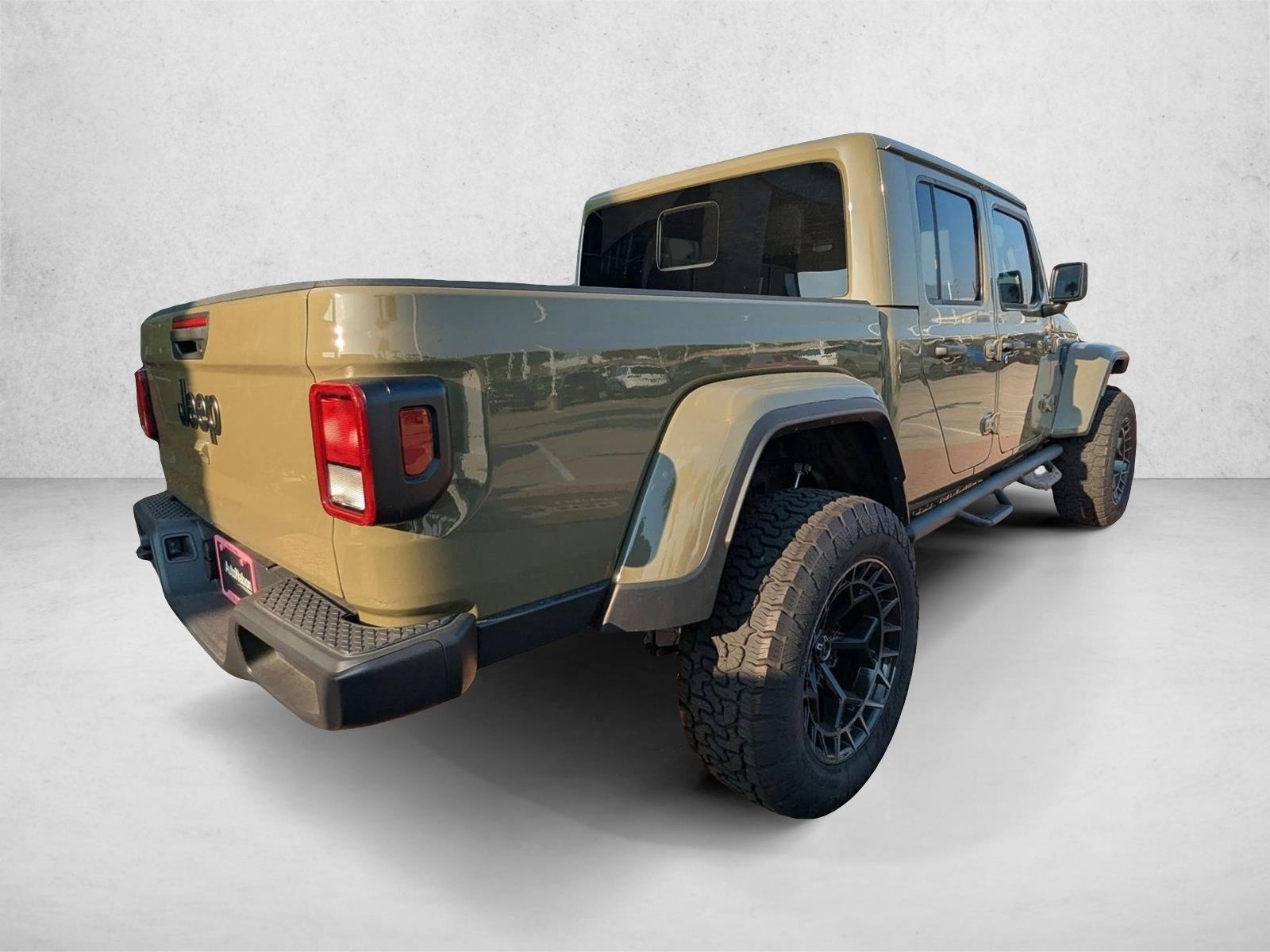 2025 Jeep Gladiator Nighthawk - Photo 2