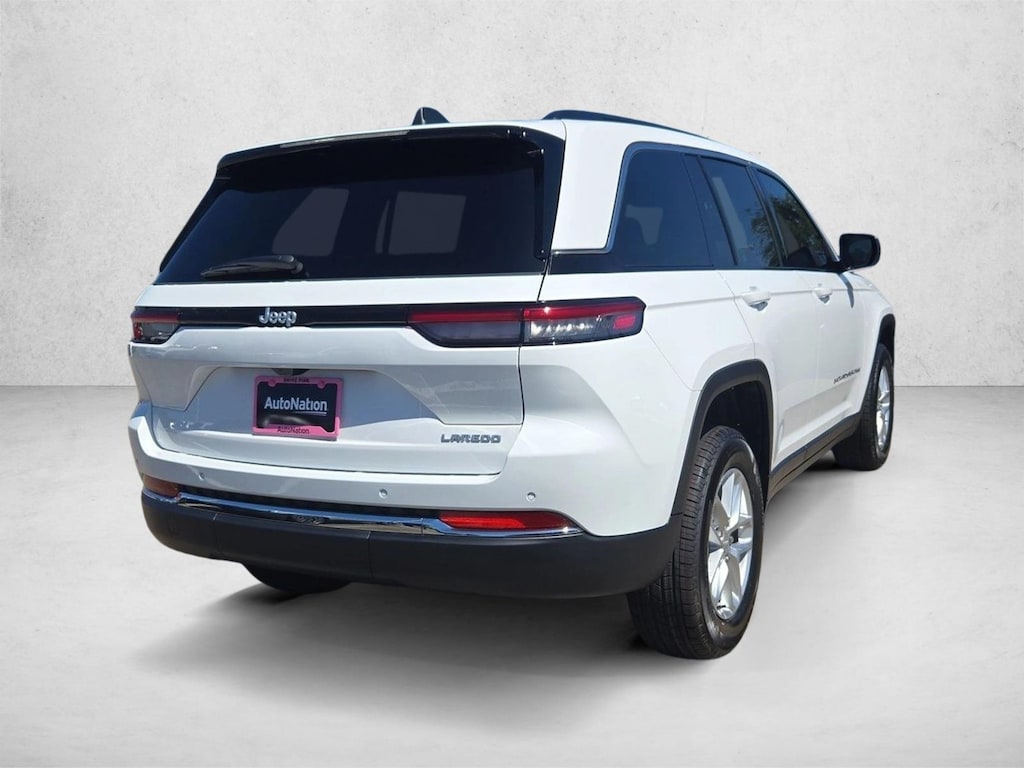 New 2026 Jeep Grand Cherokee Laredo SUV