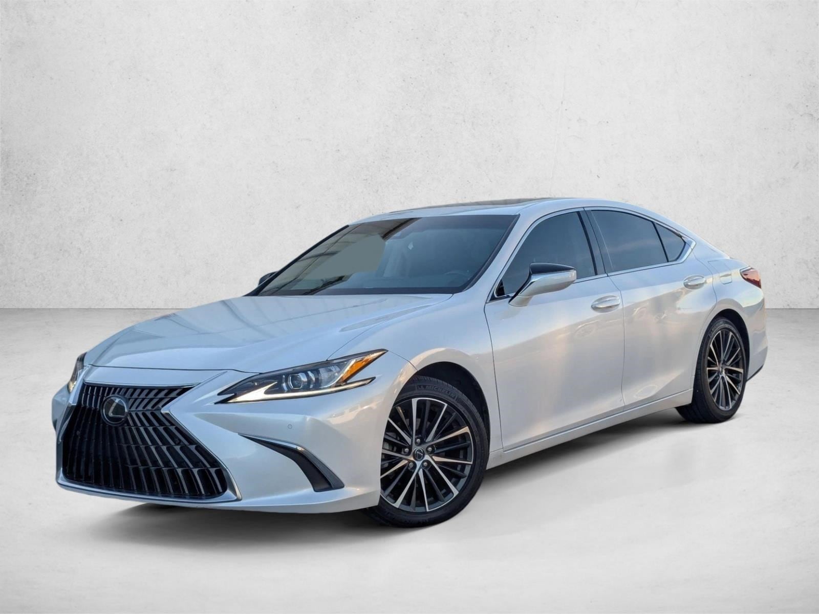 2023 Lexus ES 350's photo