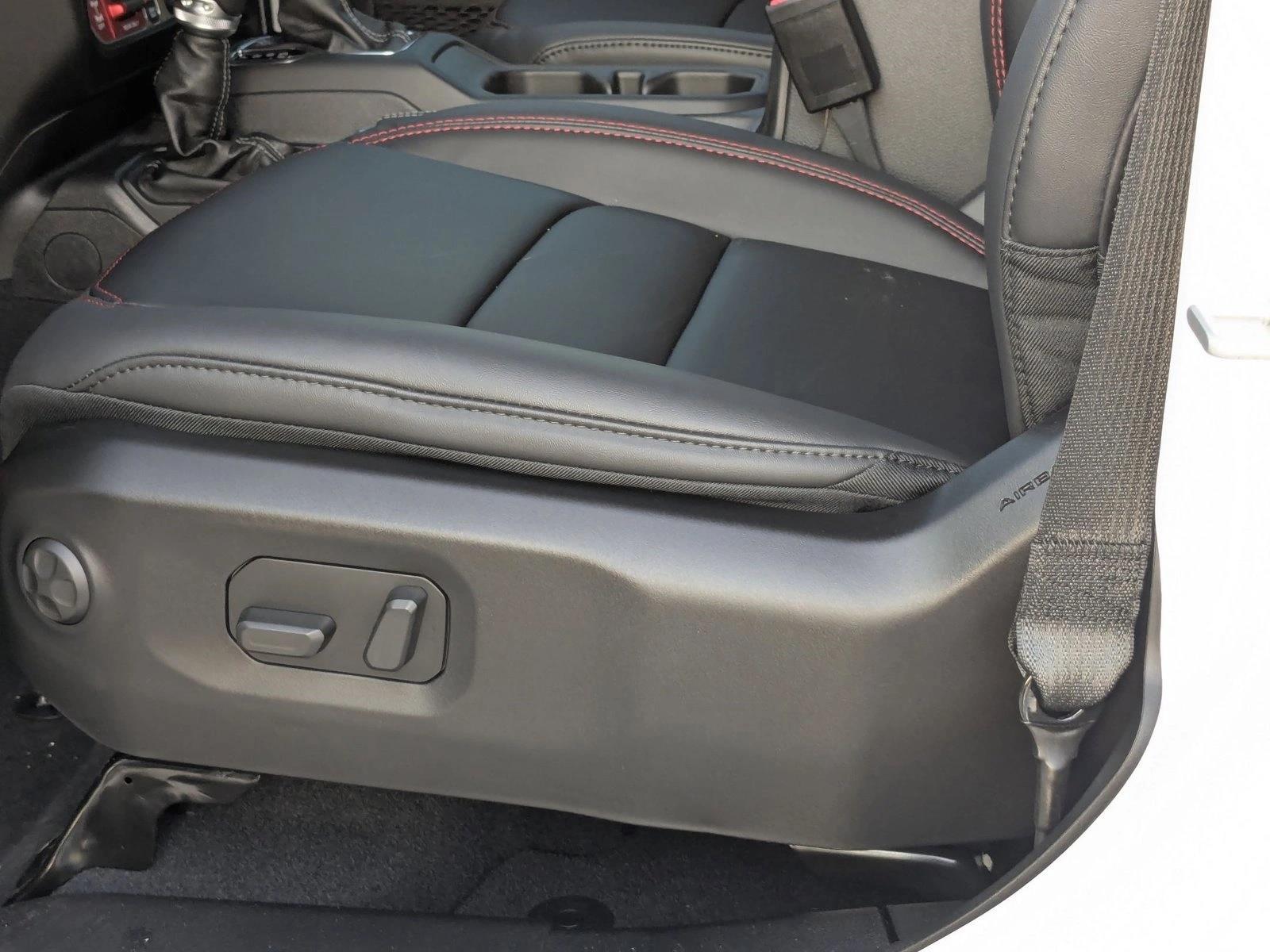 2025 Jeep Wrangler Rubicon X photo 4