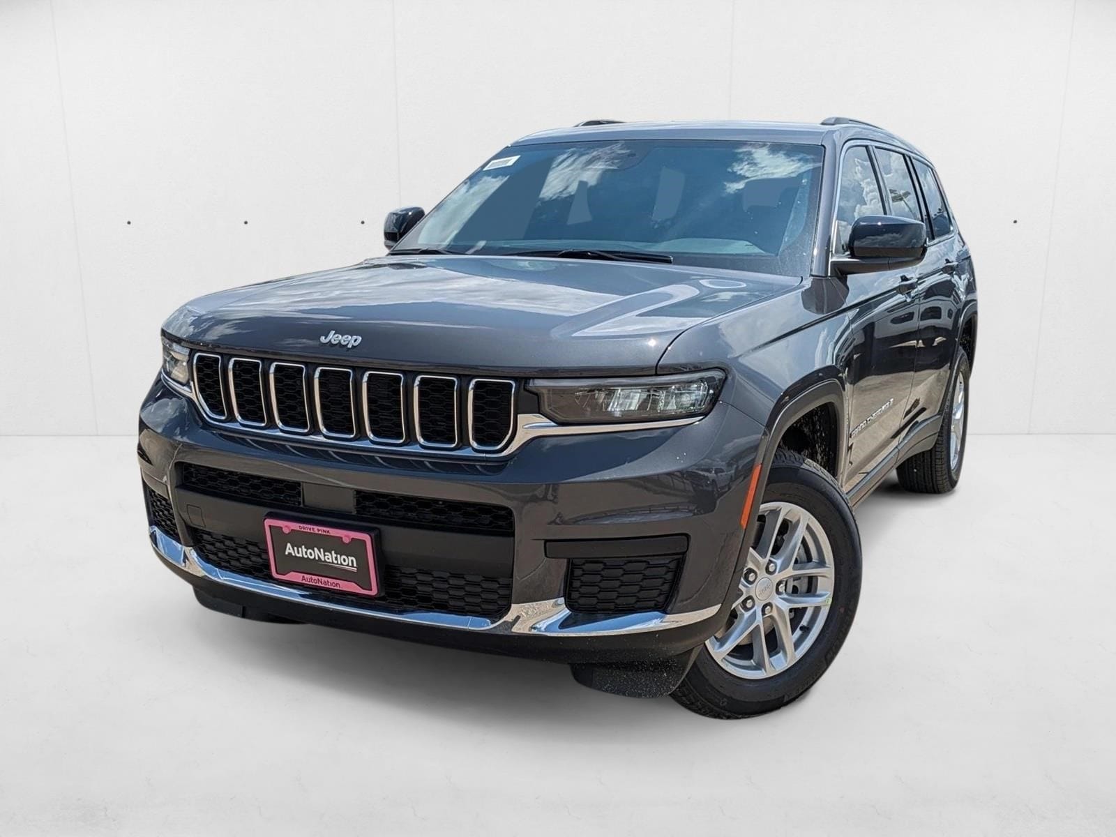 2025 Jeep Grand Cherokee L Laredo's photo