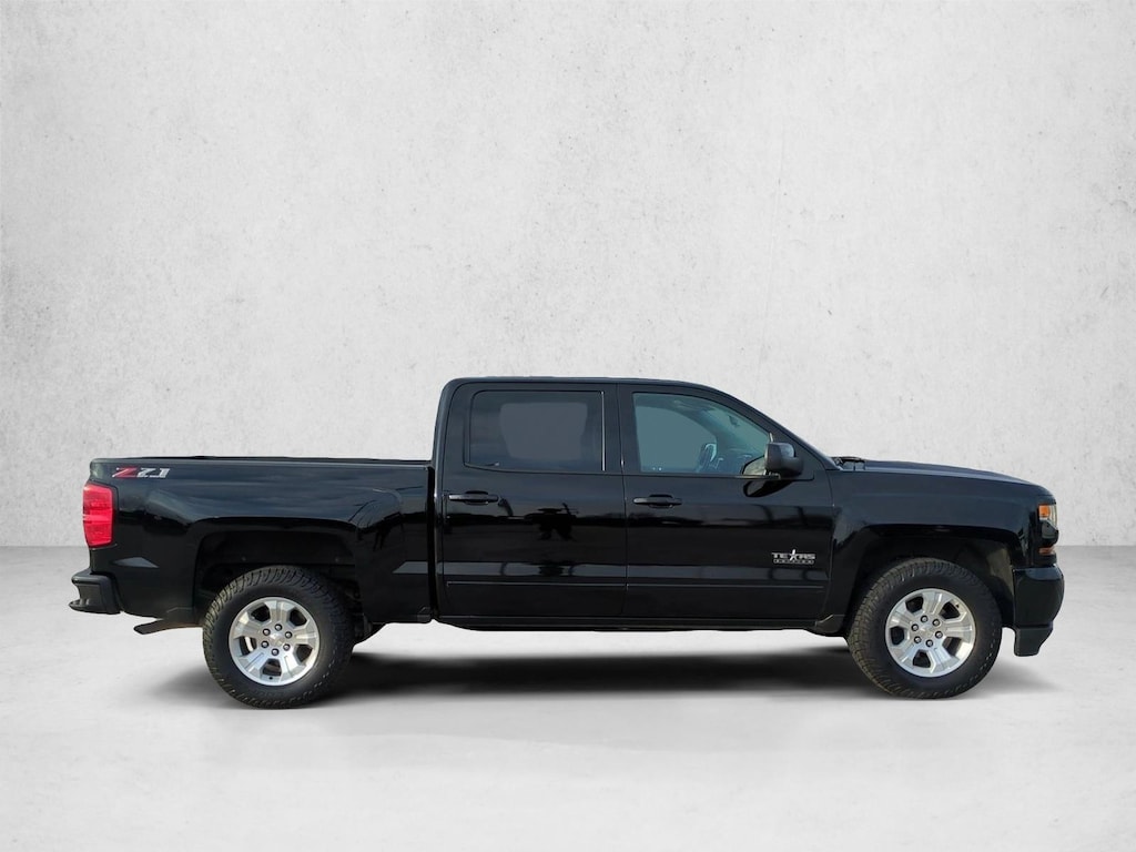 Used 2018 Chevrolet Silverado 1500 LT Crew Cab Pickup