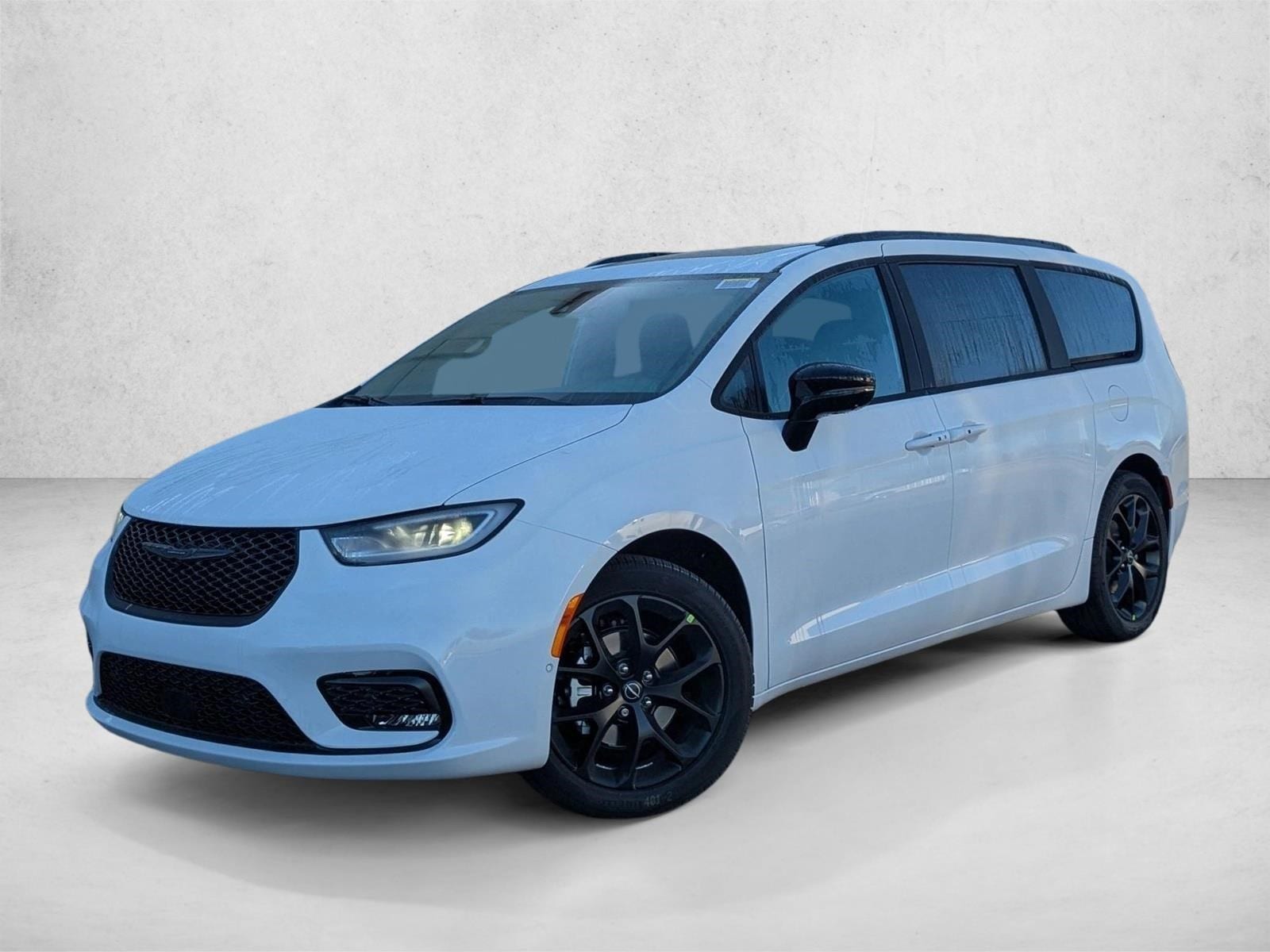 2026 Chrysler Pacifica Limited's photo