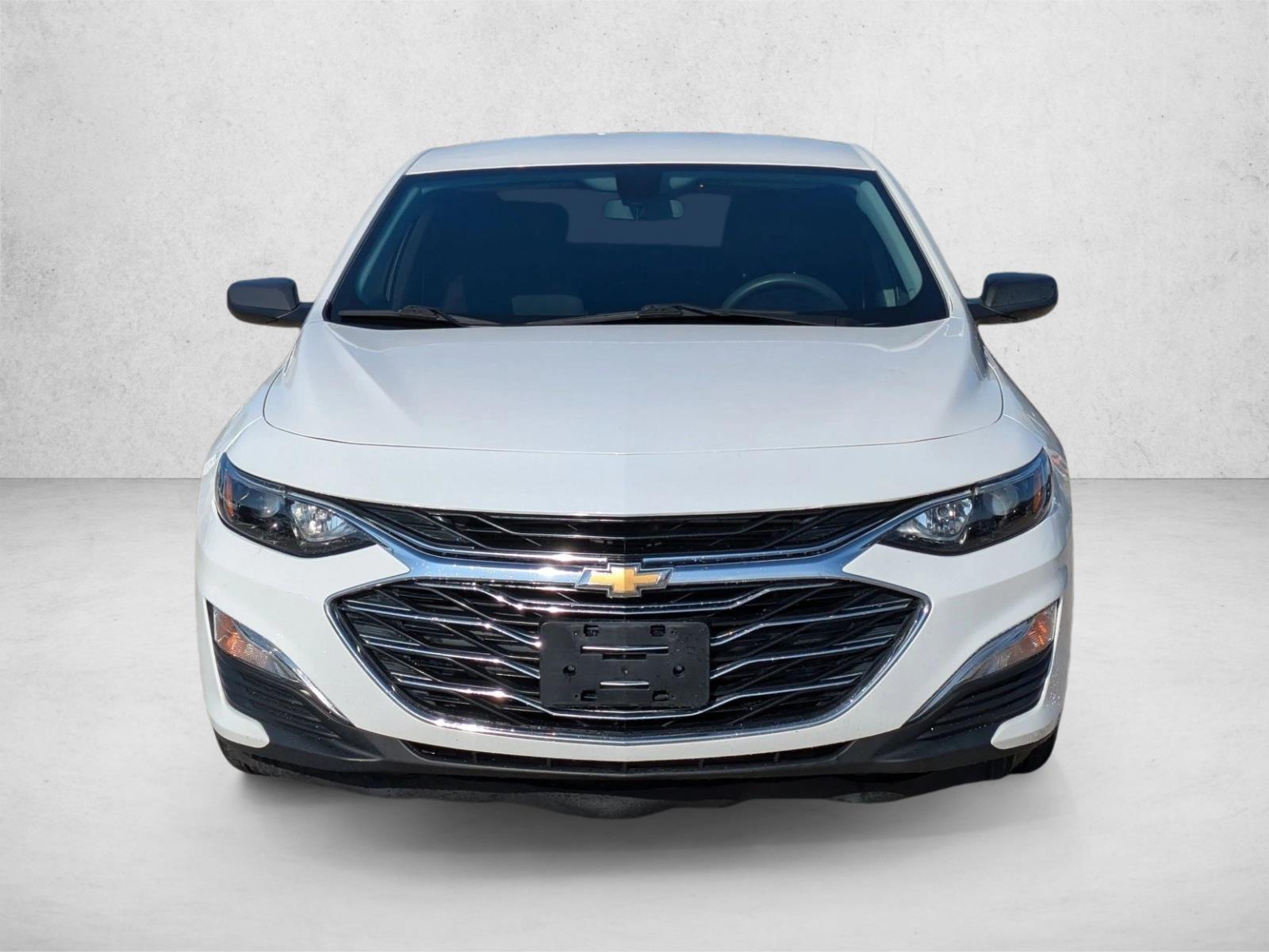 2019 Chevrolet Malibu LS photo 2