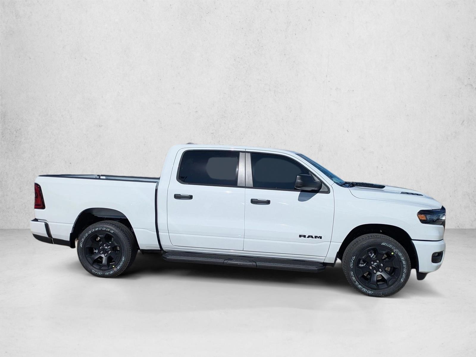 2025 Ram 1500 Tradesman photo 3