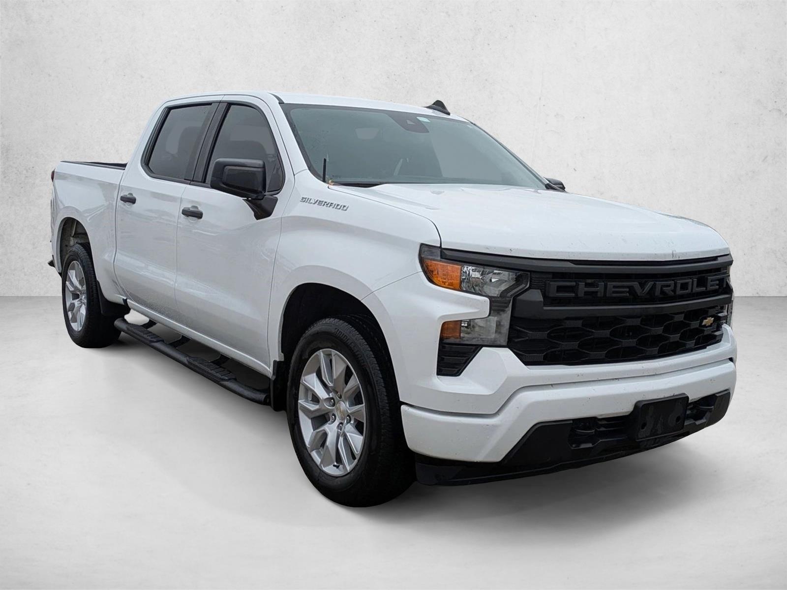 2024 Chevrolet Silverado 1500 Custom photo 3