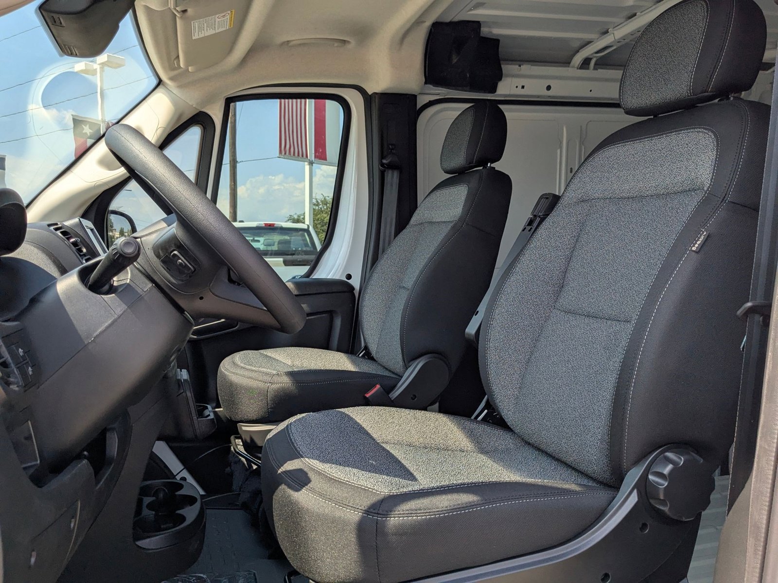 2026 Ram ProMaster 1500 photo 2