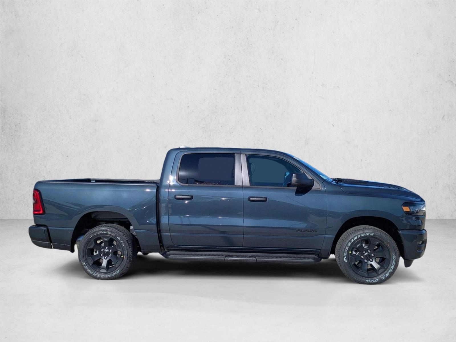2025 Ram 1500 Tradesman photo 4