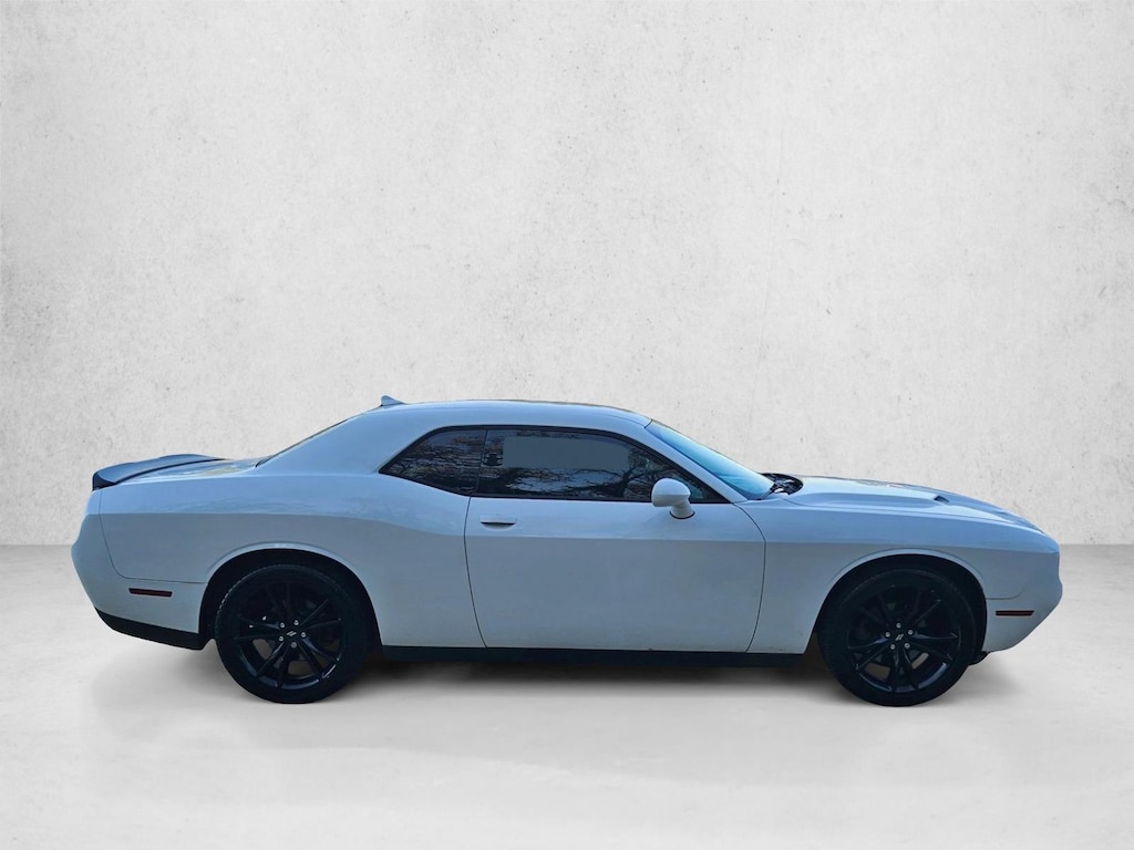 Used 2018 Dodge Challenger SXT 2dr Car