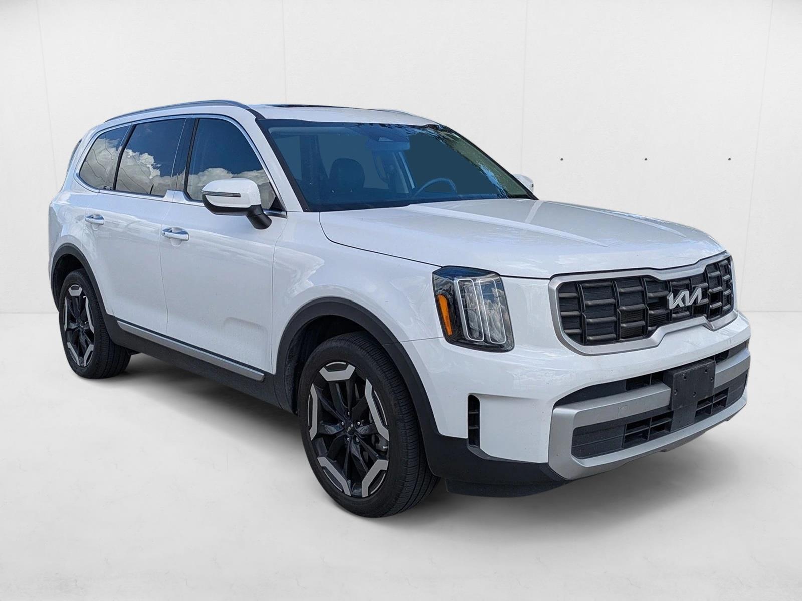 2024 Kia Telluride S photo 3