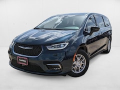 2025 Chrysler Pacifica Select Van Passenger Van