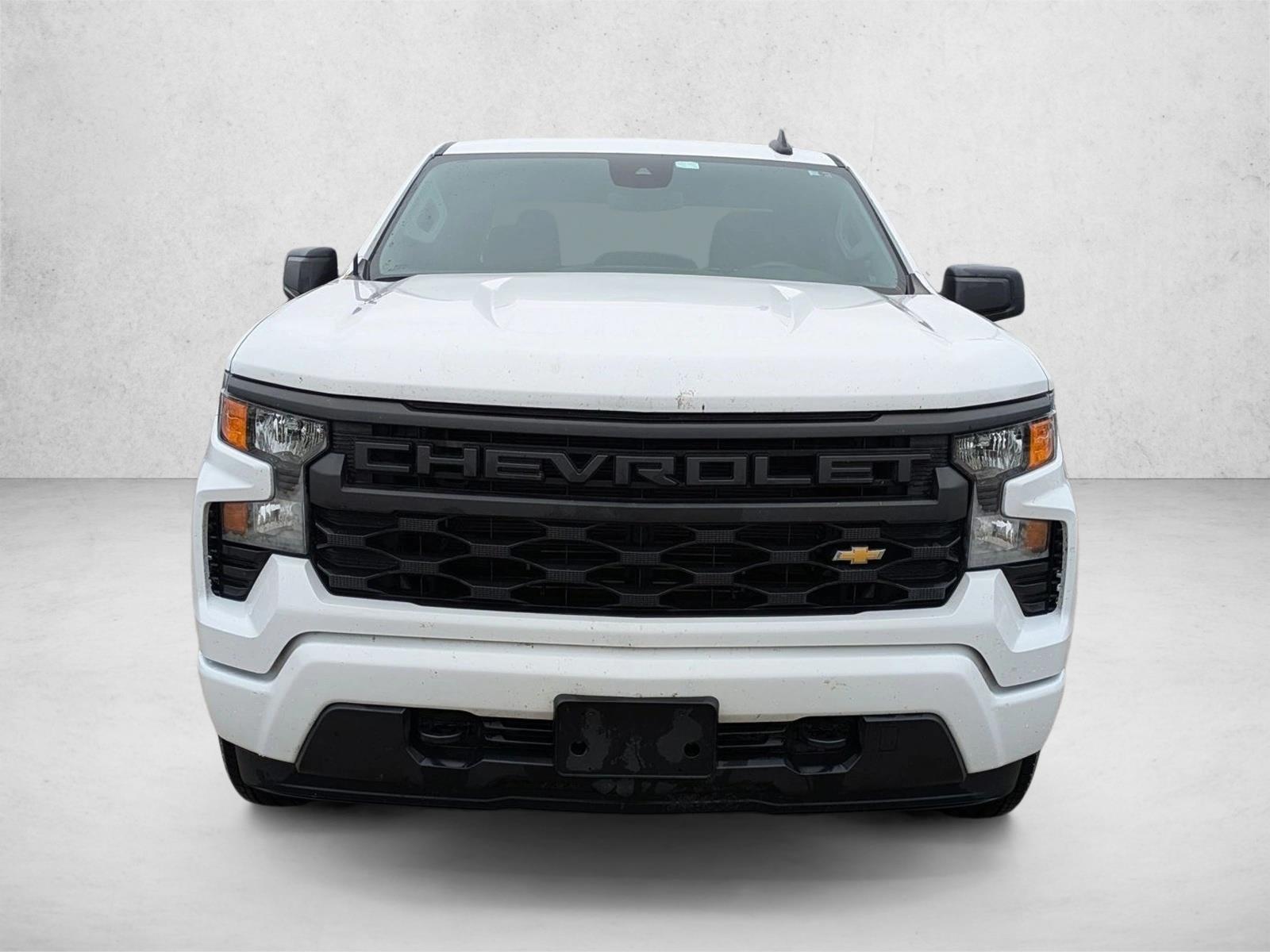 2024 Chevrolet Silverado 1500 Custom photo 2