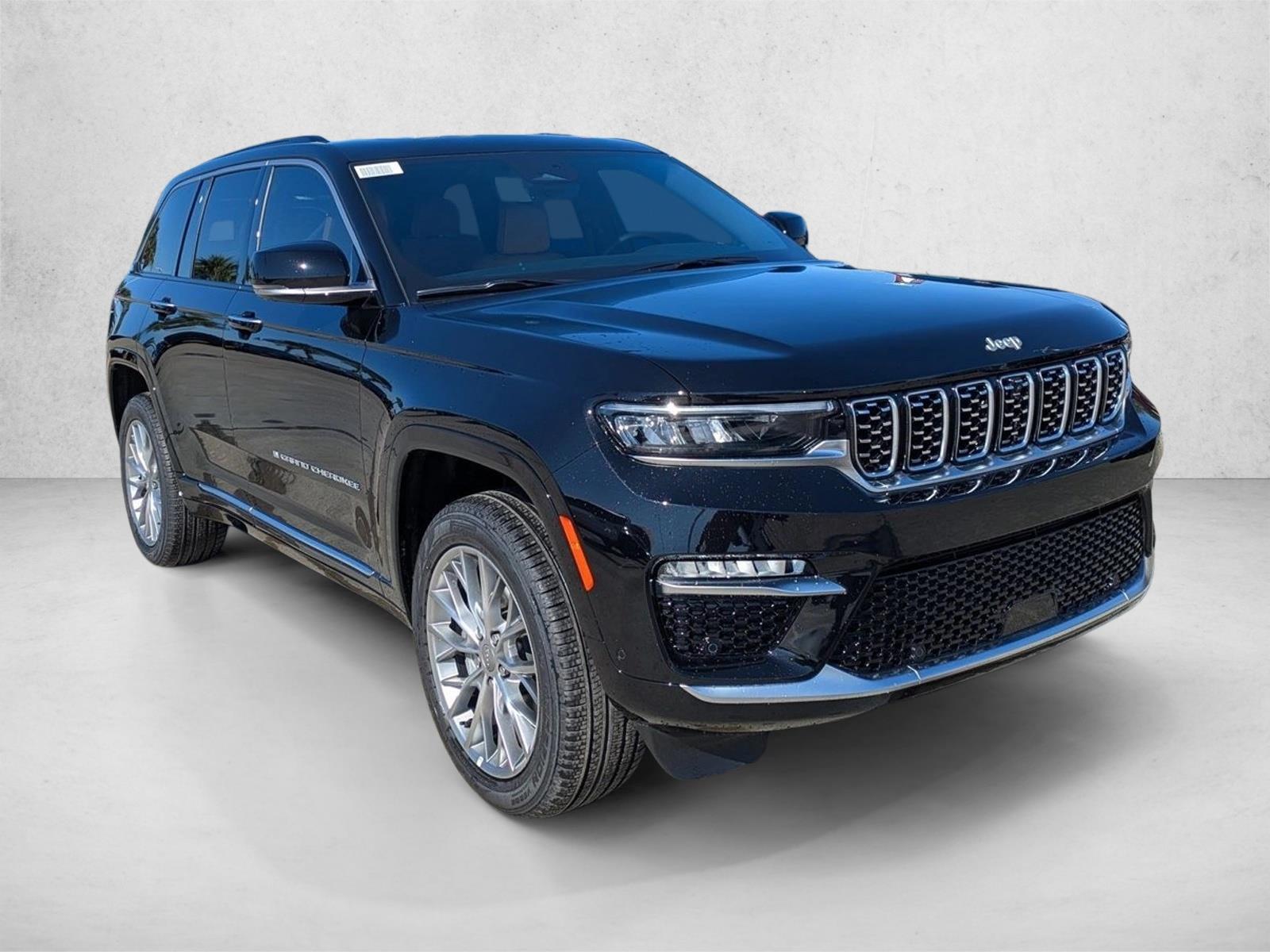 2025 Jeep Grand Cherokee Summit photo 2