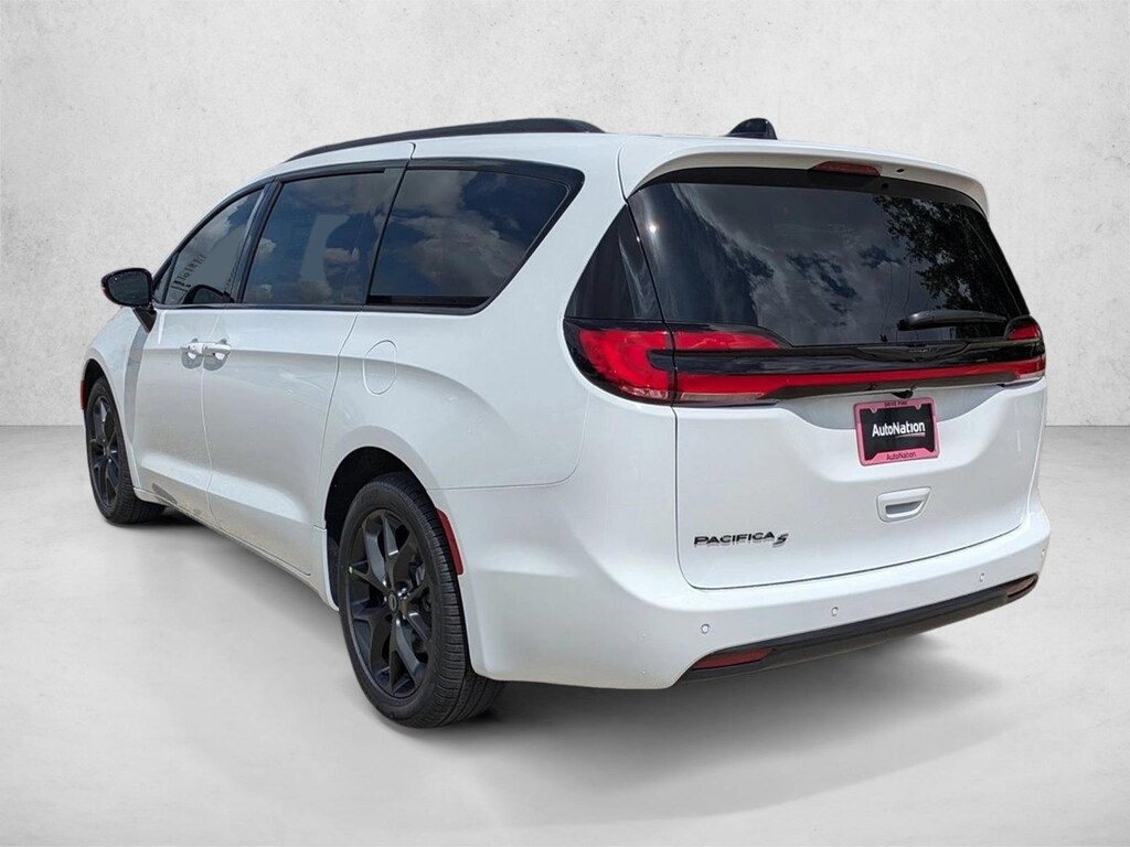 New 2026 Chrysler Pacifica Select Van Passenger Van