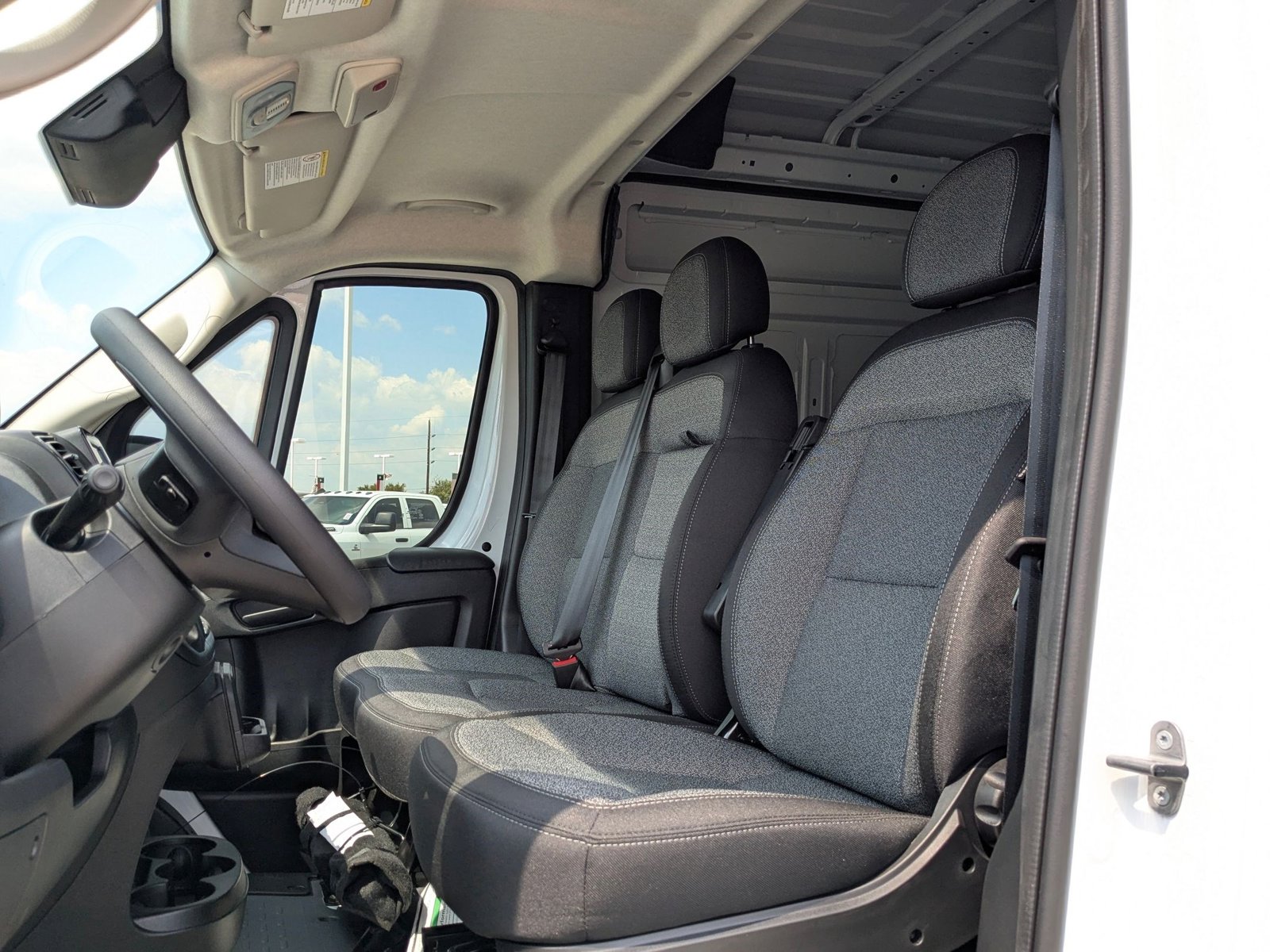 2026 Ram ProMaster 2500 photo 3