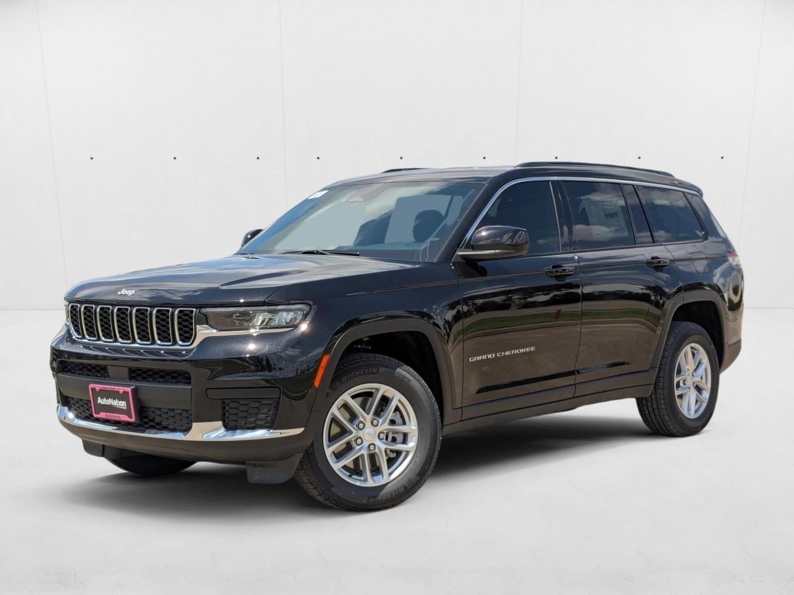 2025 Jeep Grand Cherokee L Laredo's photo