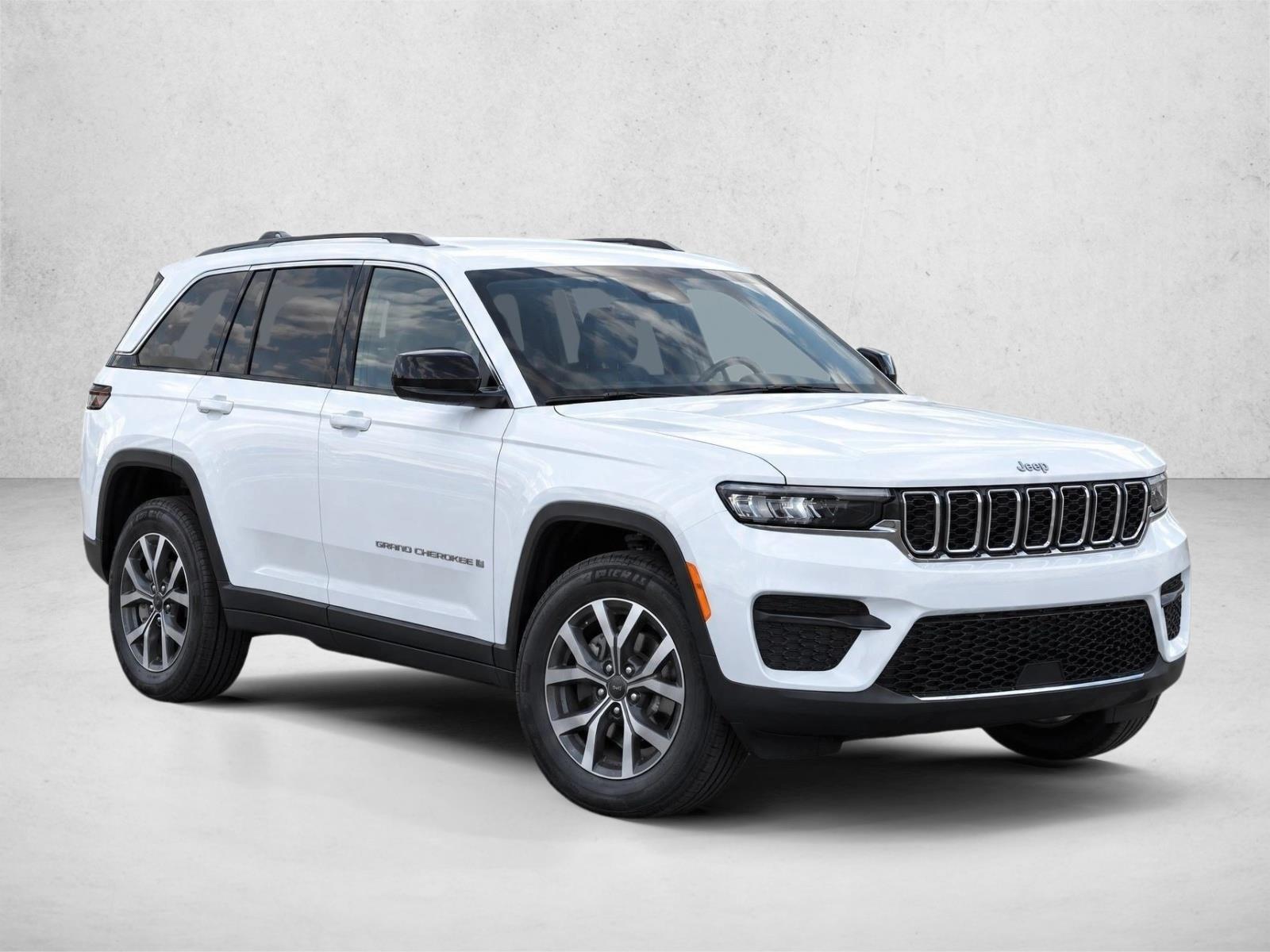 New 2027 Jeep Grand Cherokee Laredo SUV