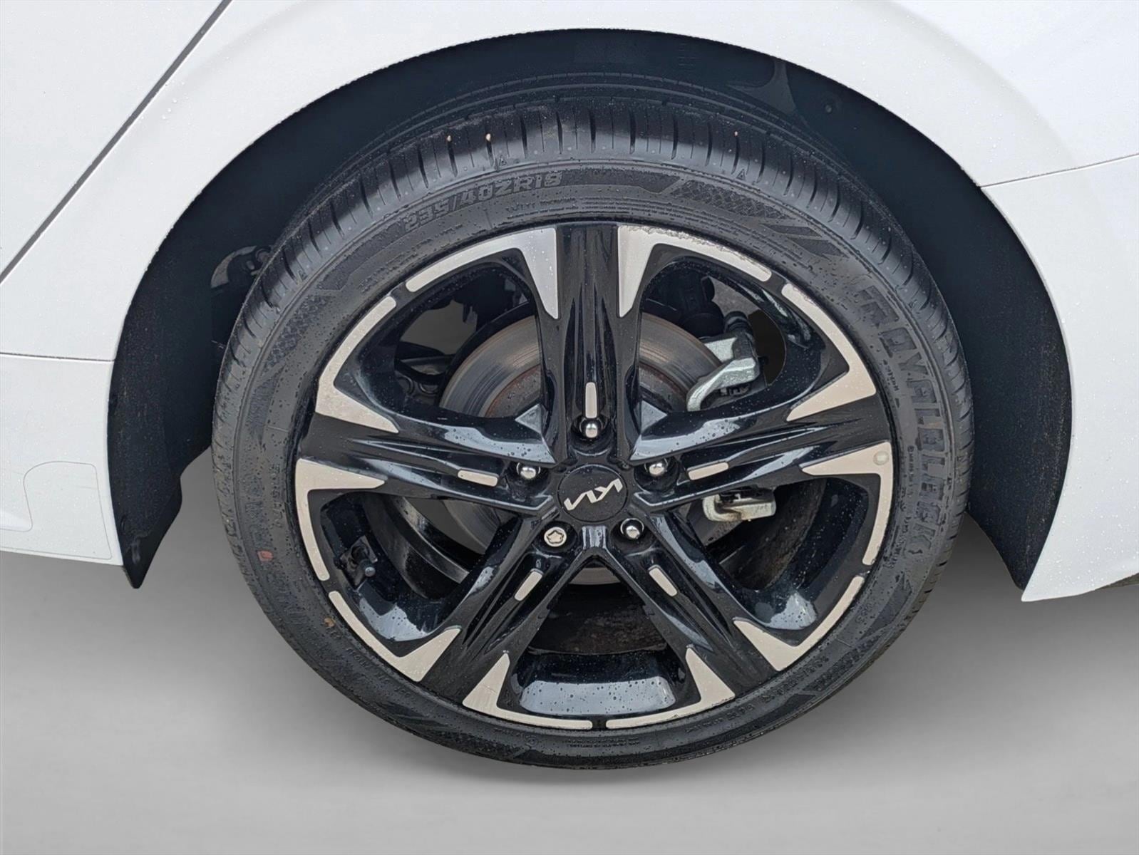 2024 Kia K5 GT-Line - Photo 8