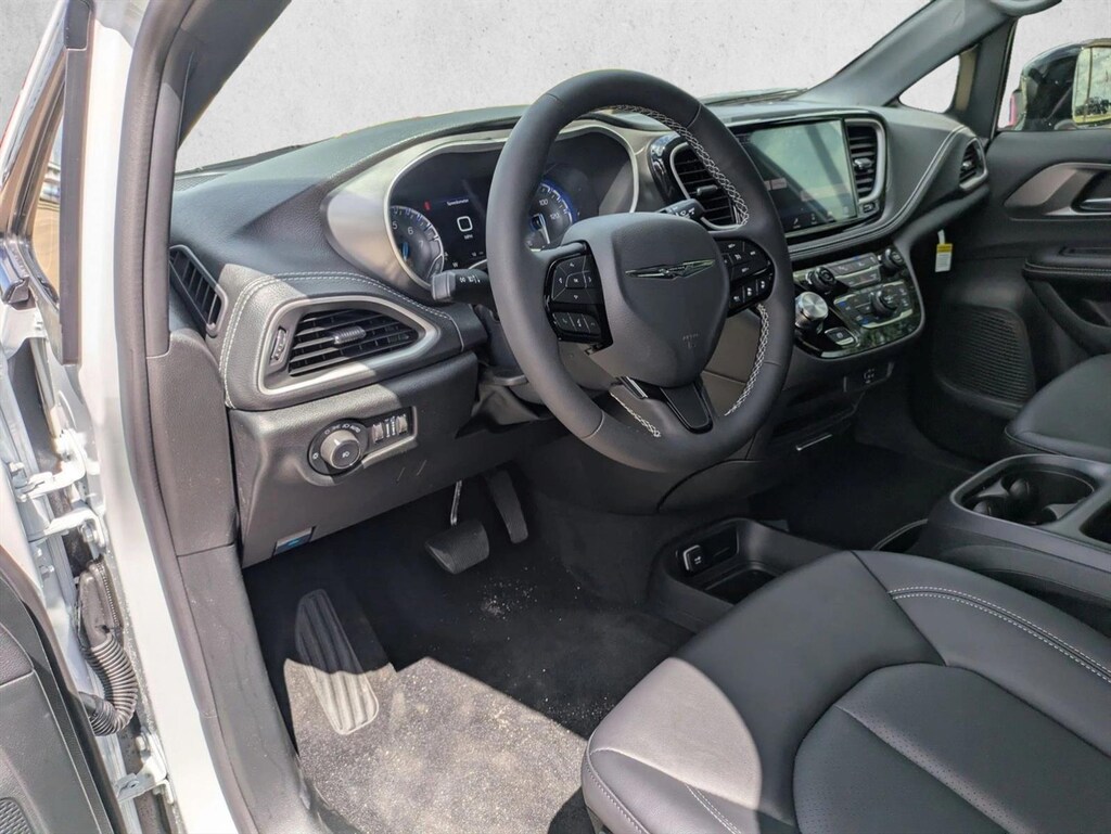 New 2026 Chrysler Pacifica Select Van Passenger Van