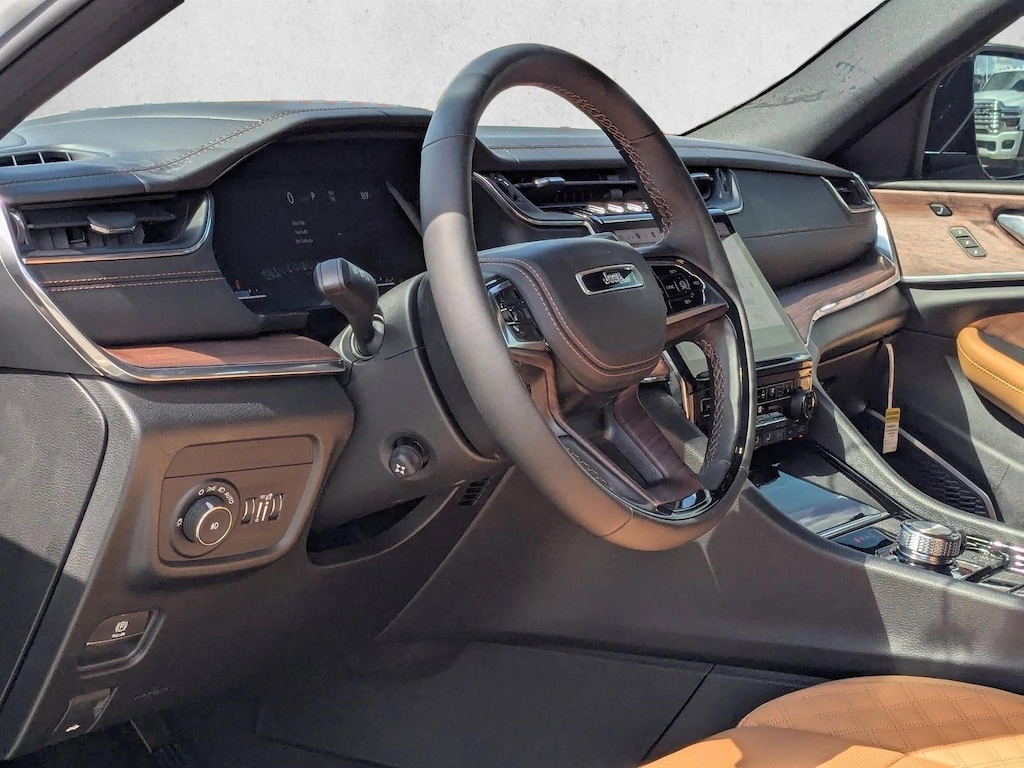 New 2025 Jeep Grand Cherokee Summit SUV