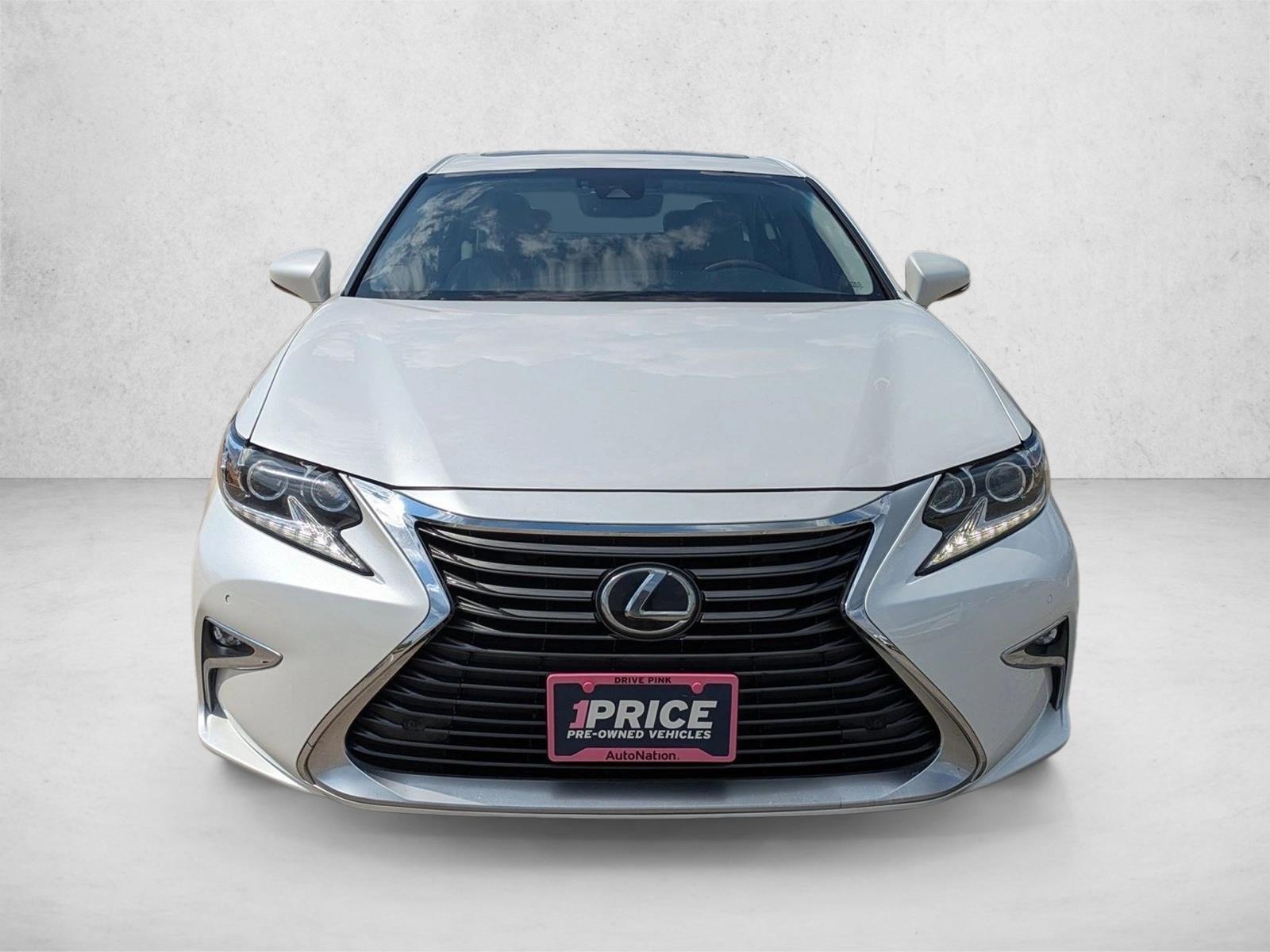 2017 Lexus ES 350 photo 2