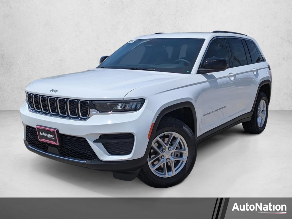 New 2026 Jeep Grand Cherokee Laredo SUV