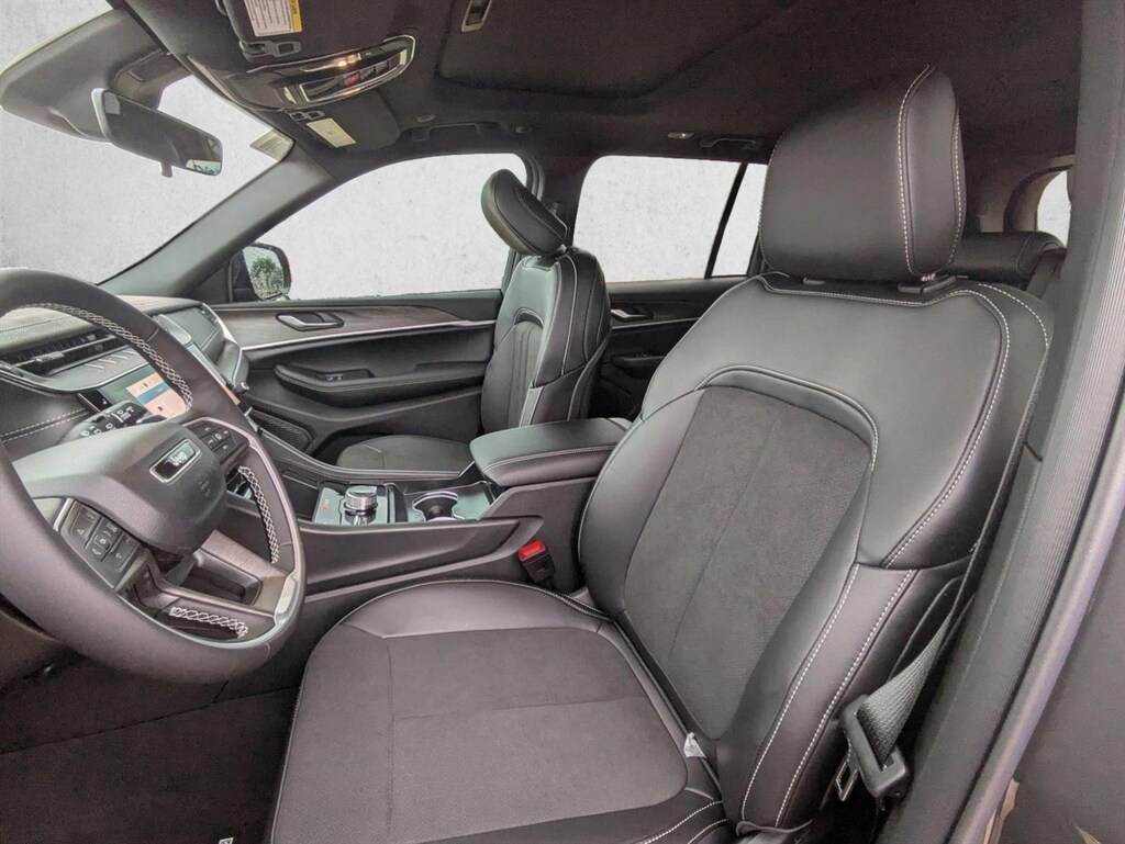 New 2026 Jeep Grand Cherokee Laredo Altitude SUV