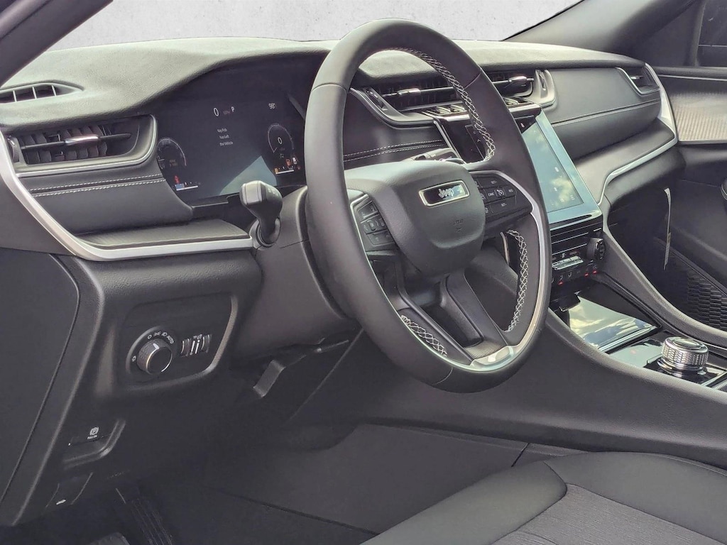 New 2025 Jeep Grand Cherokee Laredo X SUV