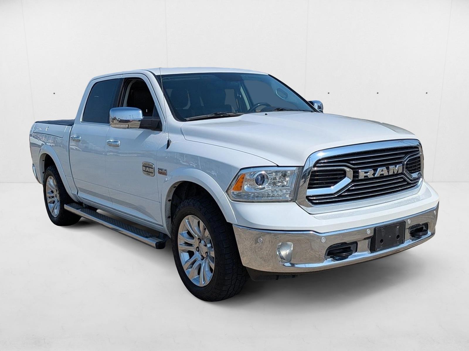 2017 Ram 1500 Longhorn photo 3