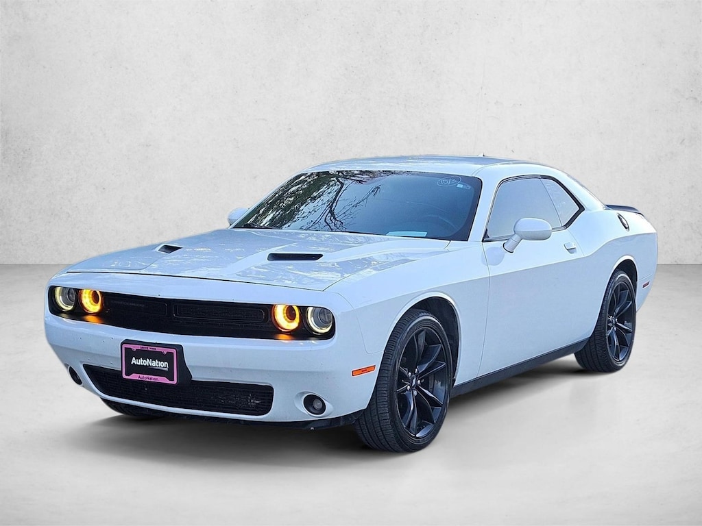 Used 2018 Dodge Challenger SXT 2dr Car