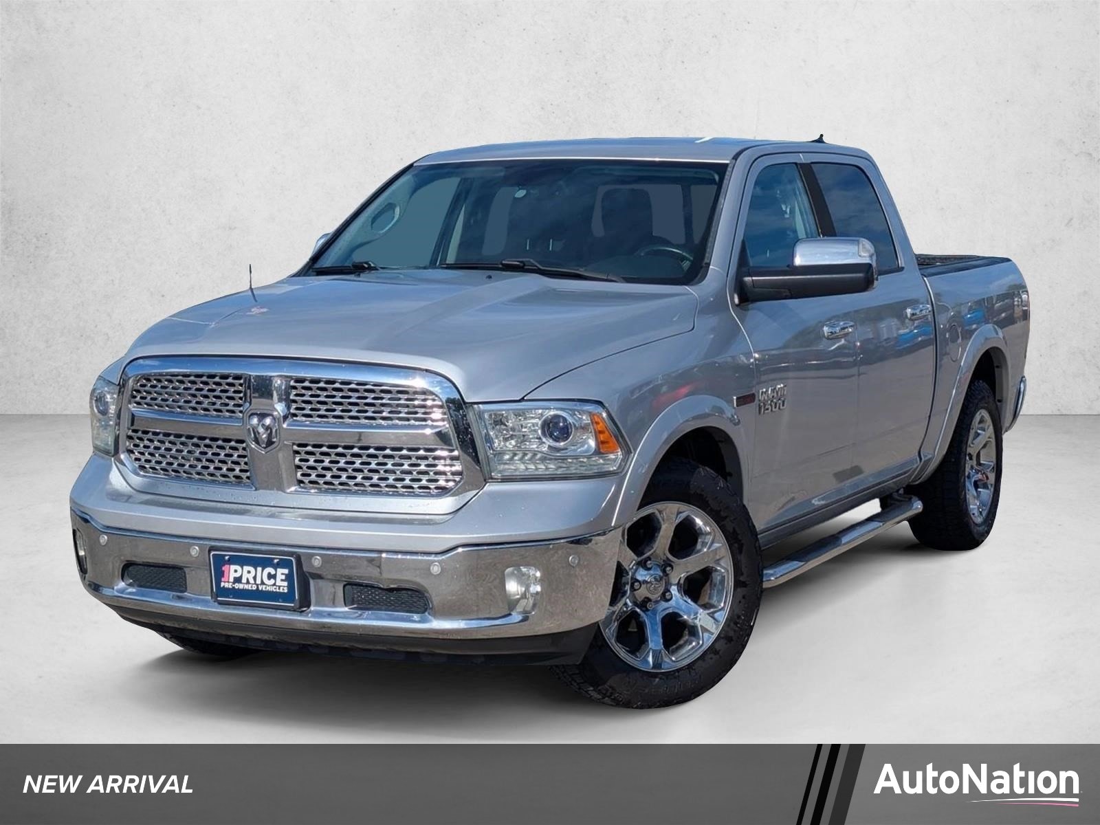 2016 RAM 1500 Laramie Crew Cab 5'7's photo