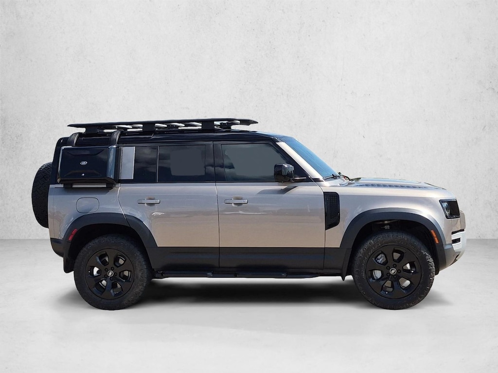 Used 2023 Land Rover Defender SE Sport Utility