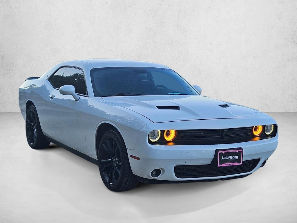 Used 2018 Dodge Challenger SXT 2dr Car