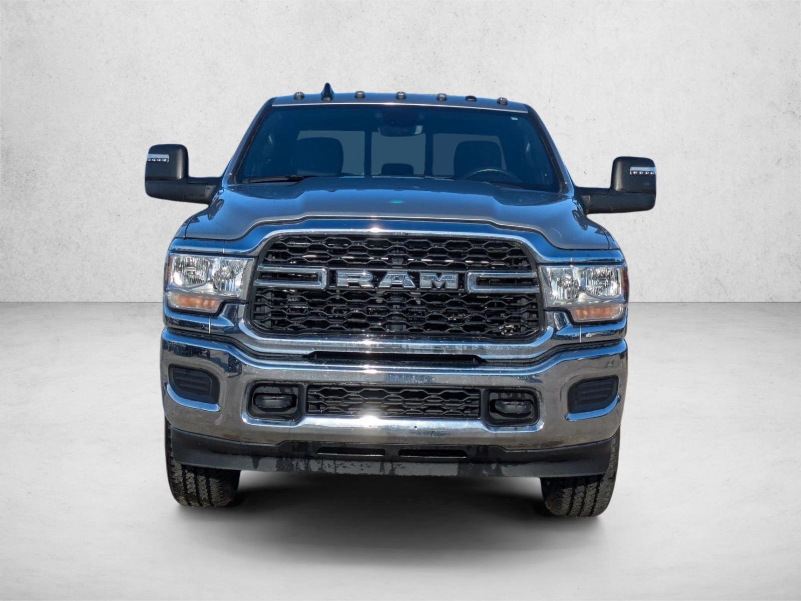 2024 Ram 3500 Tradesman photo 2