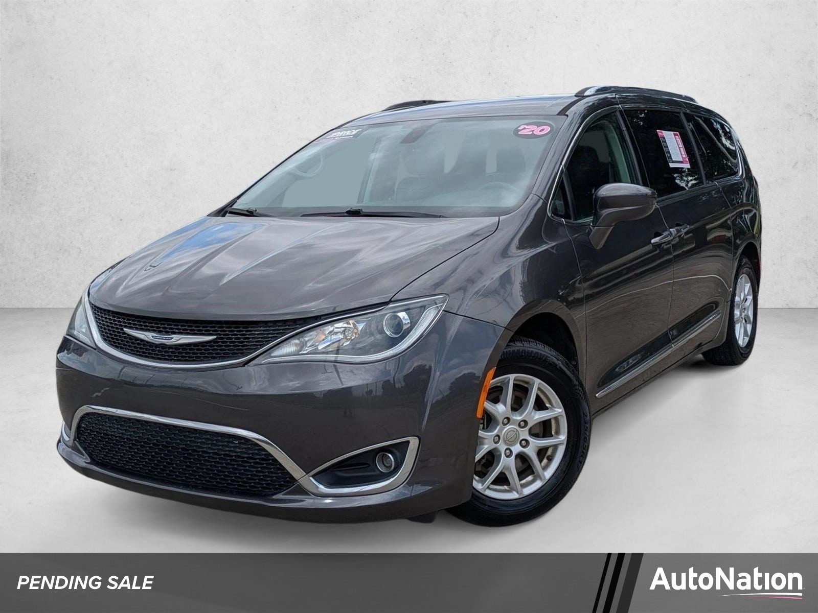 2020 Chrysler Pacifica Touring L's photo
