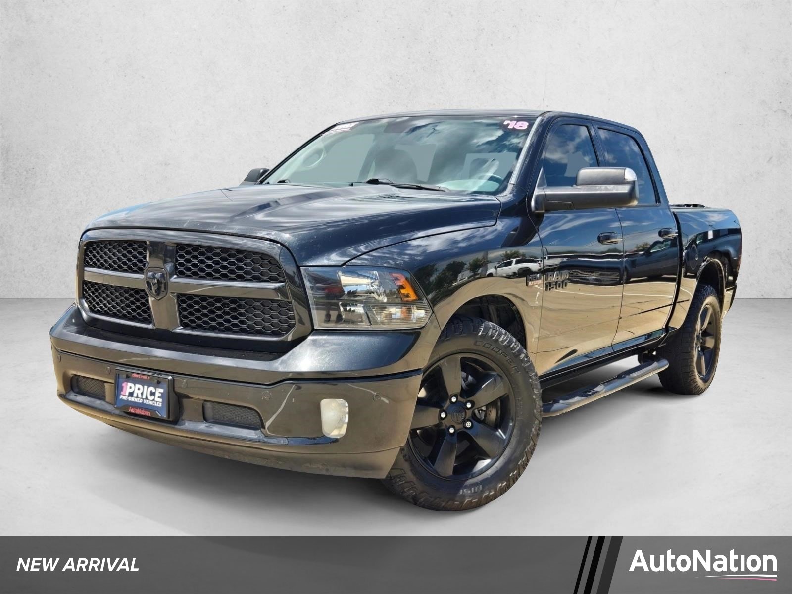 2018 RAM 1500 Big Horn 4x4 Crew Cab 5'7's photo