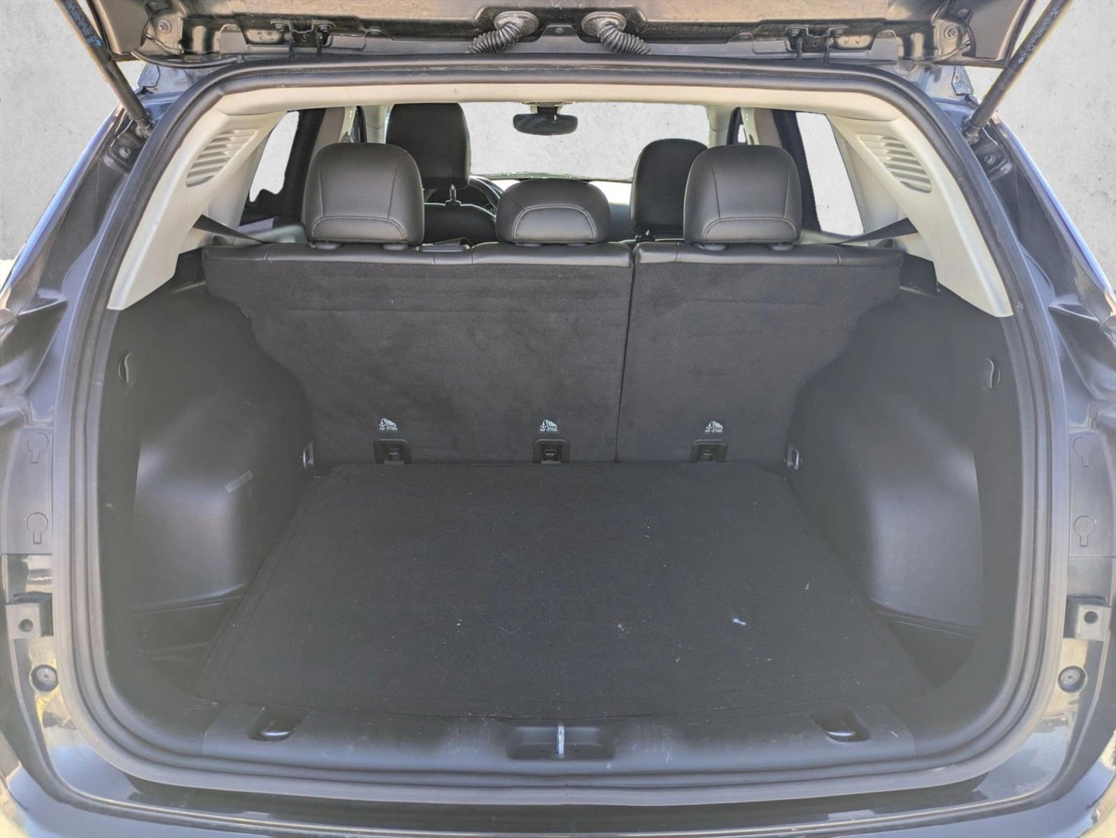 2018 Jeep Compass Latitude photo 3