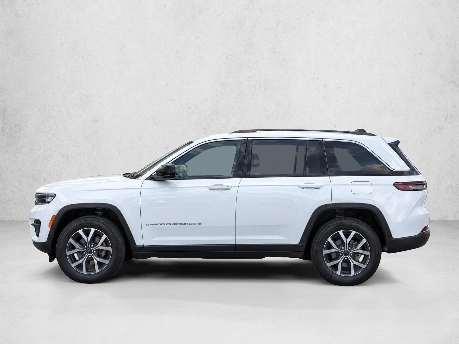 New 2027 Jeep Grand Cherokee Laredo SUV