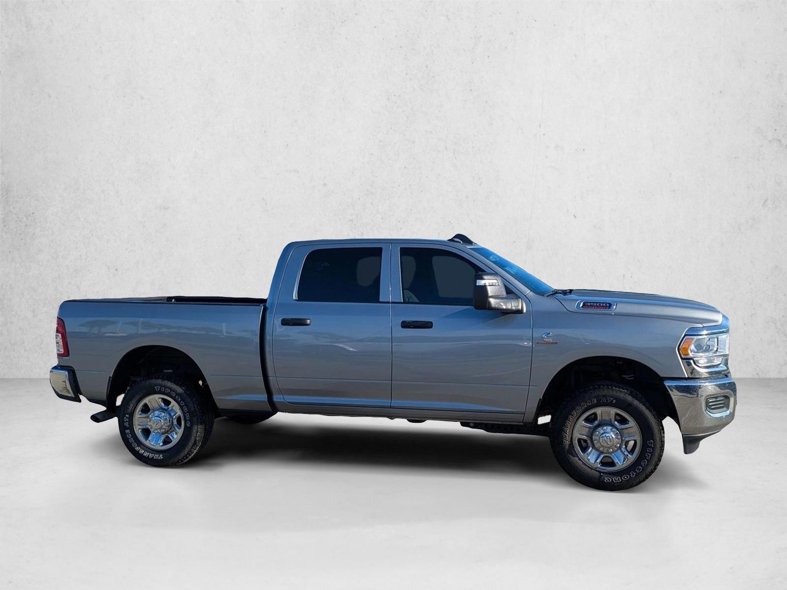 2024 Ram 3500 Tradesman photo 4
