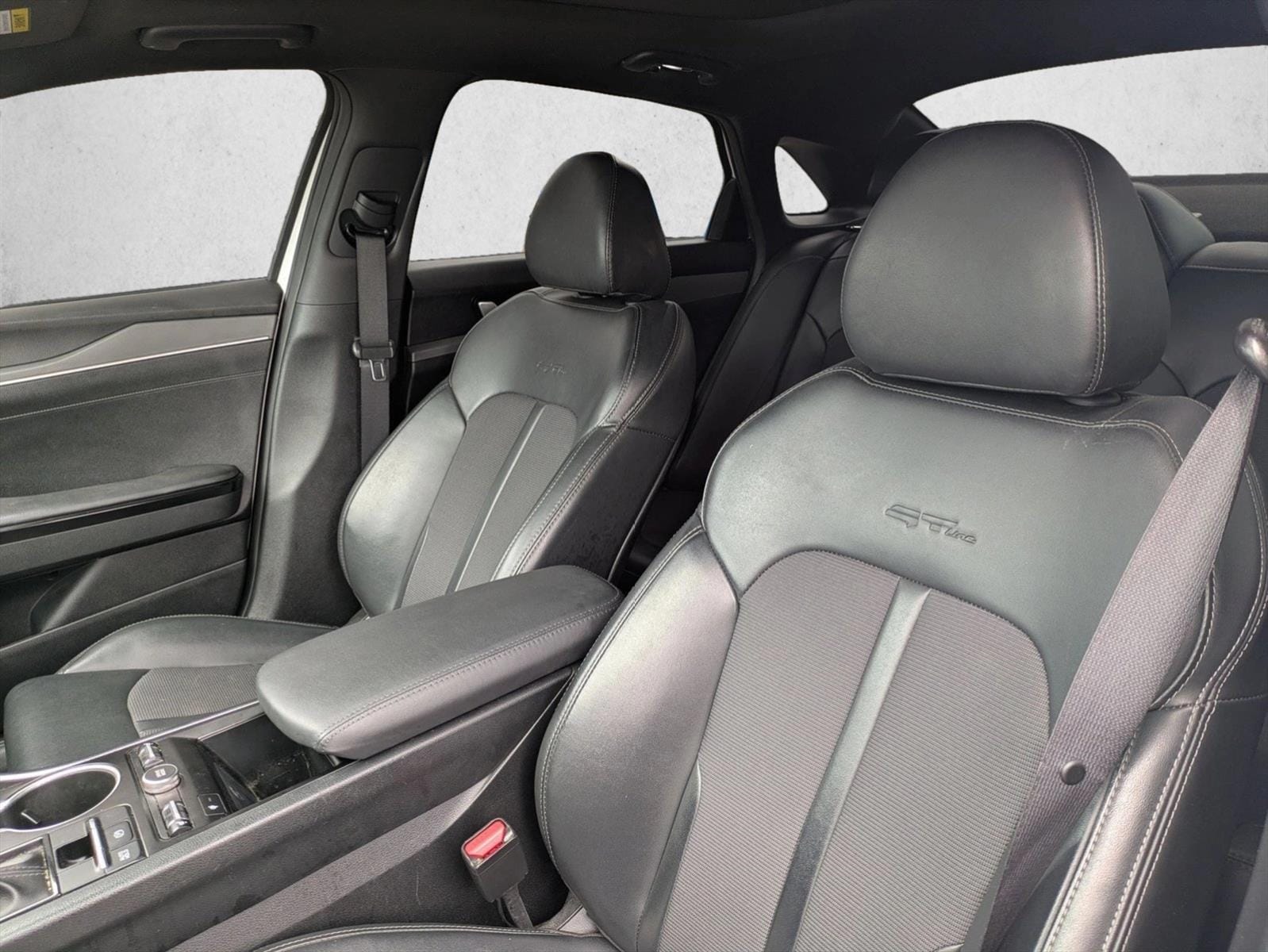 2024 Kia K5 GT-Line - Photo 10