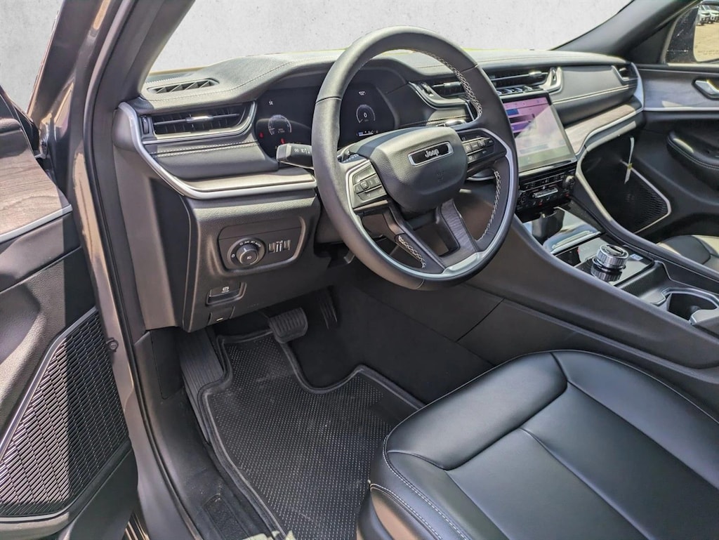 New 2025 Jeep Grand Cherokee L Limited SUV